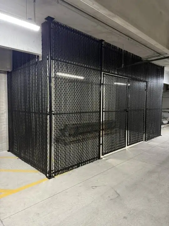 Chain link storage enclosure with privacy slats