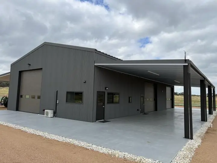 Steel building by TG Welding